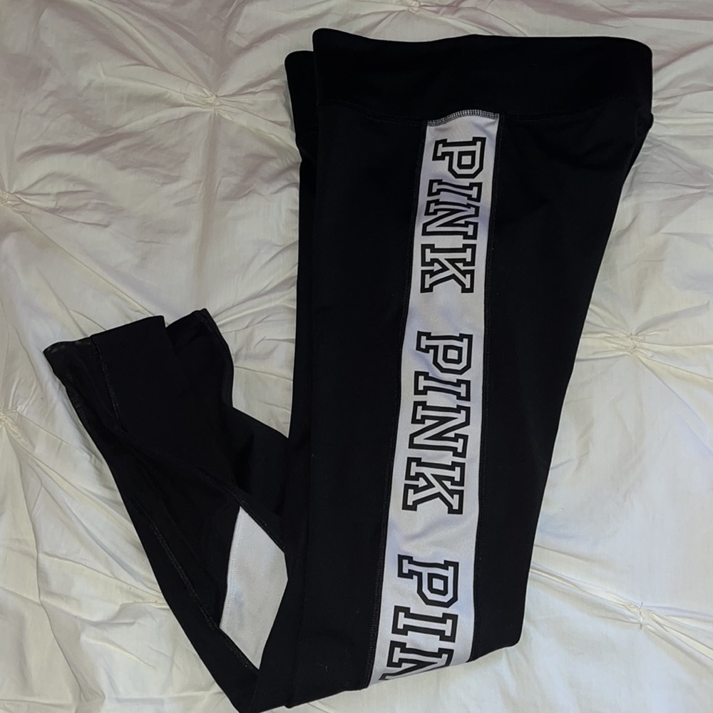 ⭐️✨3 for$20 ✨⭐️Pink Victoria’s Secret leggings